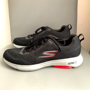 Skechers Men’s Go Run Viz Tech Black/ Red Sneaker Size: 8